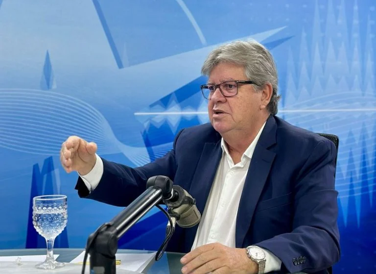 João reconhece crise do lixo na Capital e defende parceria de Léo com Lucas