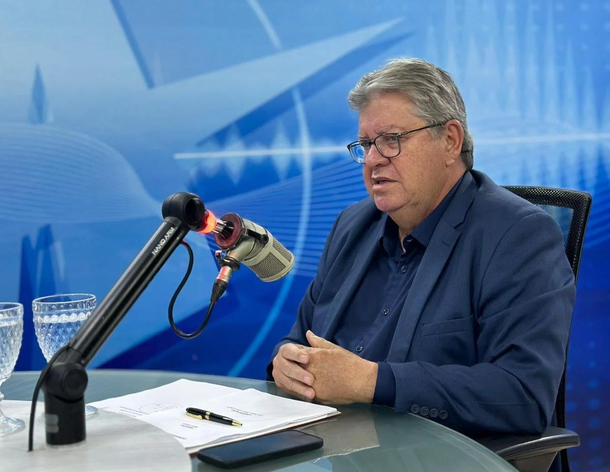 João Azevêdo rebate Cícero Lucena sobre a ponte do futuro e atribui críticas a “jogada de marketing”