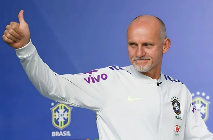 Taffarel sai em defesa de Bento após falha em jogo da Liga Saudita