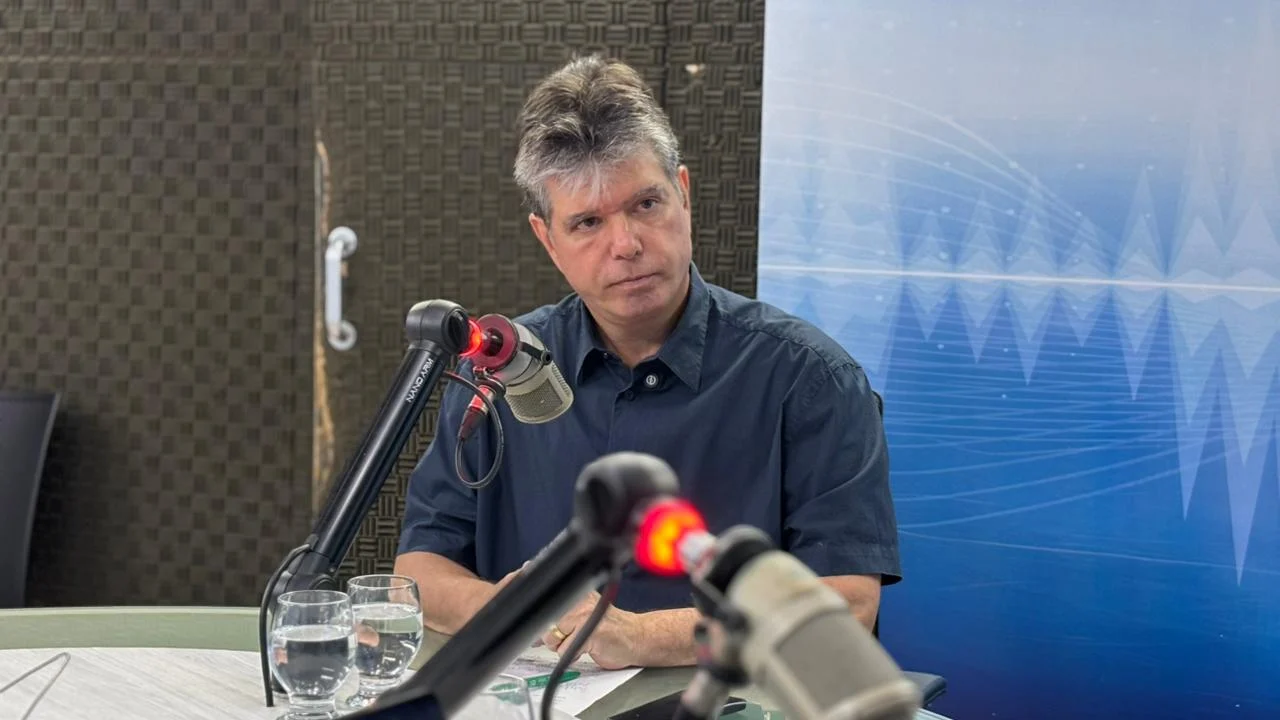 Ruy nega mudar voto e diz que quem deve apoiar João é Cícero
