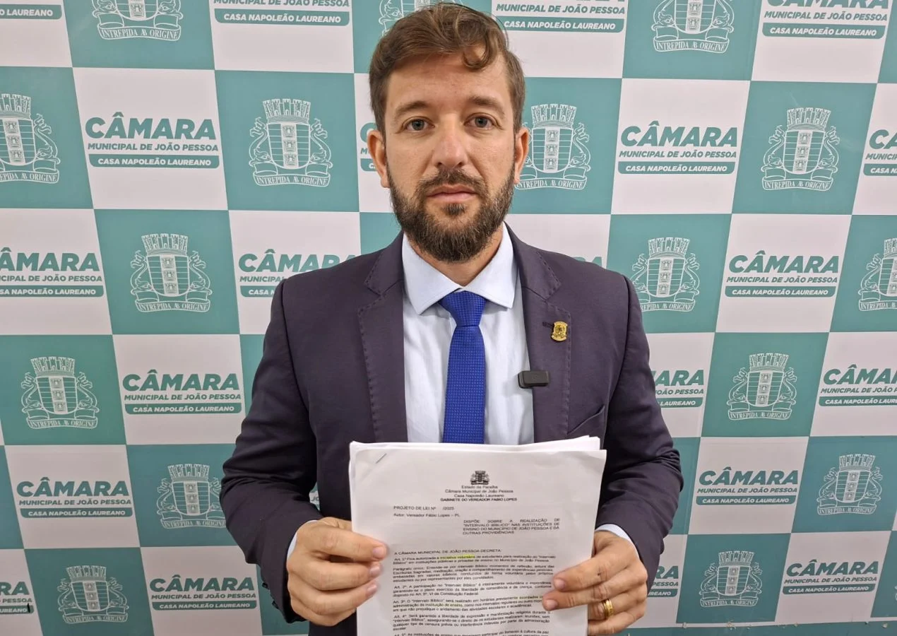 Derrubado veto a PL que institui intervalo bíblico nas escolas