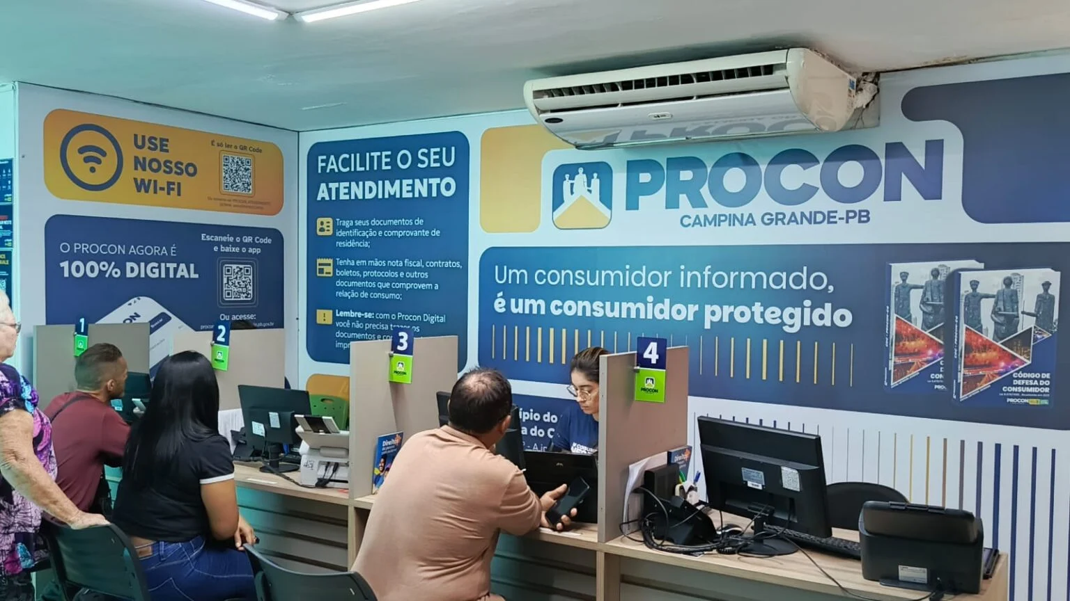 Gelo a R$ 50? Procon notifica empresa no São João de CG