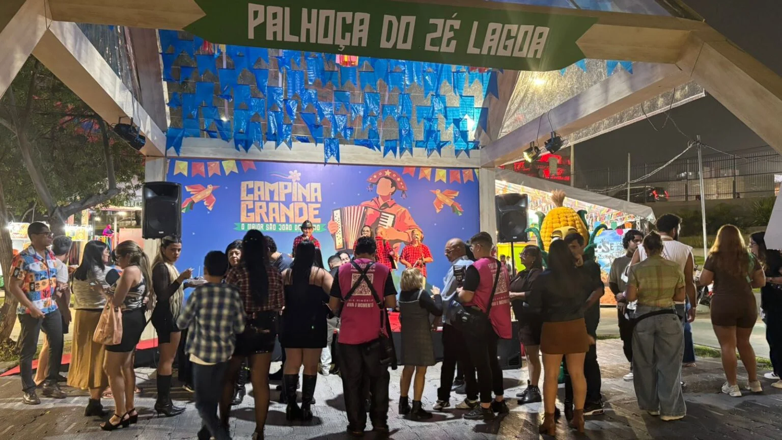 Forró tradicional movimenta Maior São João do Mundo