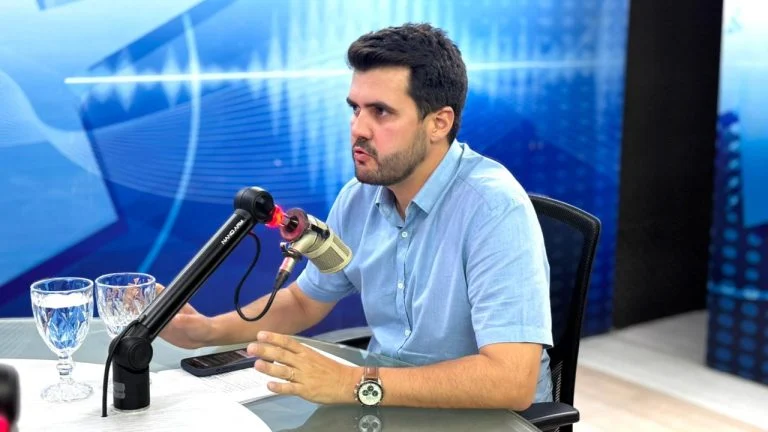 “Estou à disposição”, diz Wilson Filho para vice