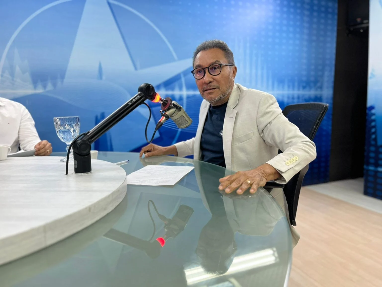 Samuka critica polarização: “Tem que acabar com o mimimi”