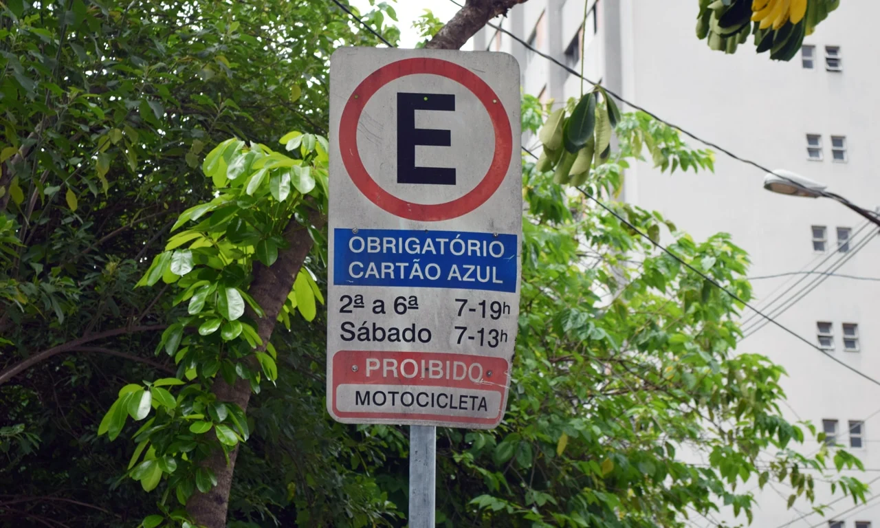 A imagem atual não possui texto alternativo. O nome do arquivo é: zona-azul