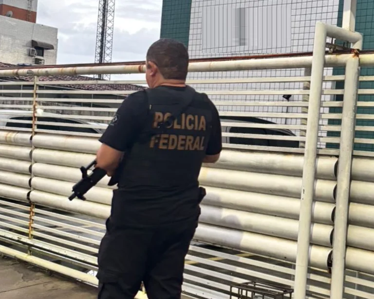 PF faz operação contra fraude em concursos e lavagem de dinheiro