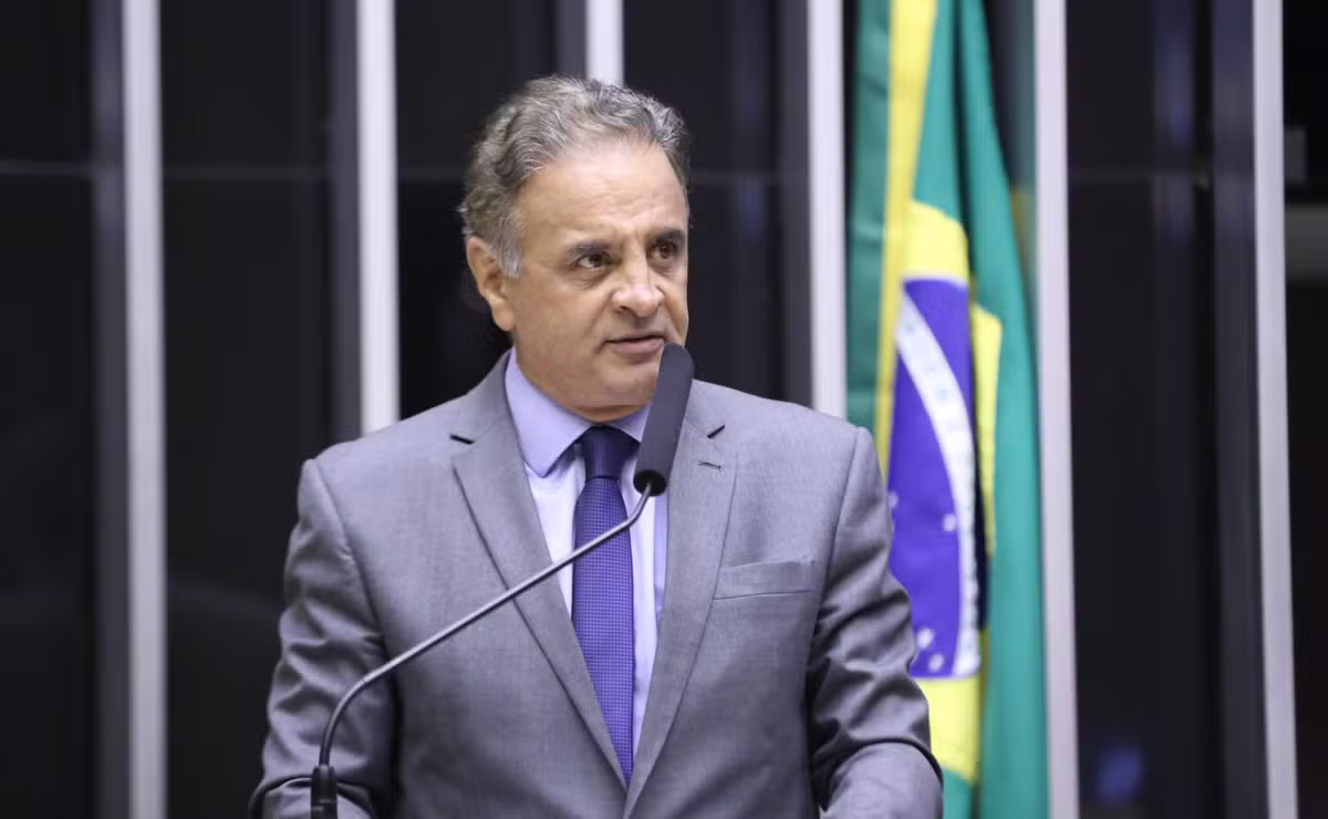 Aécio Neves desiste da Presidência e PSDB fica sem candidato
