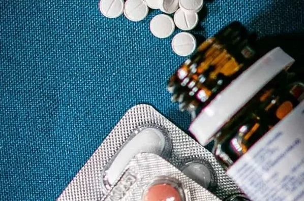 Saiba os riscos da automedicação para a saúde