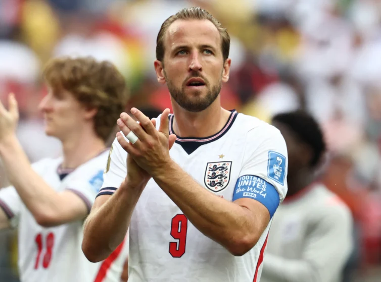 Inglaterra vence a RD Congo de virada e avança