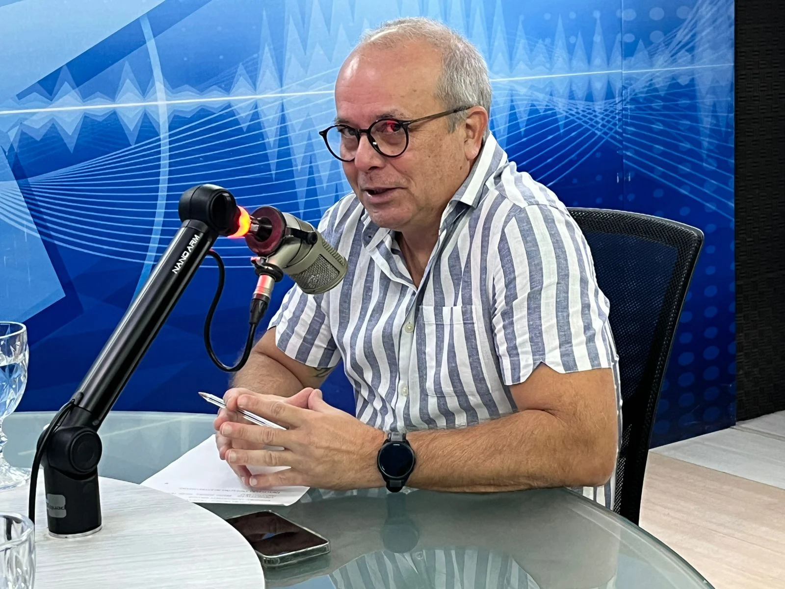 Publicitário diz que política no Brasil ainda é tratada de forma “amadora”