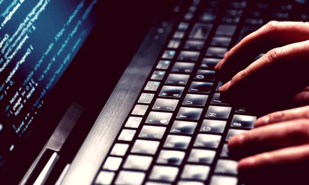 Estudo identifica 544 anúncios falsos do Desenrola Brasil em redes sociais
