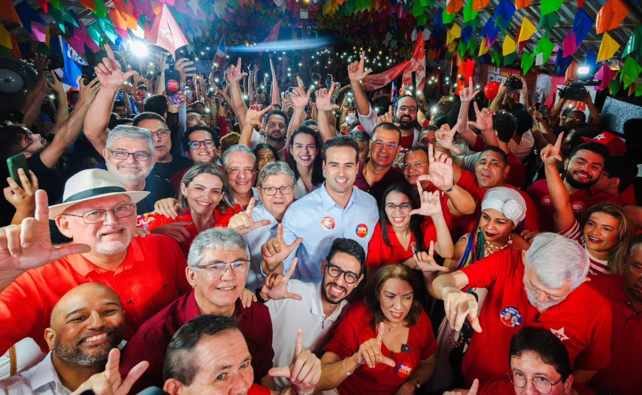 Em convenção, PT referenda apoio a Lucas e defende reeleição de Lula