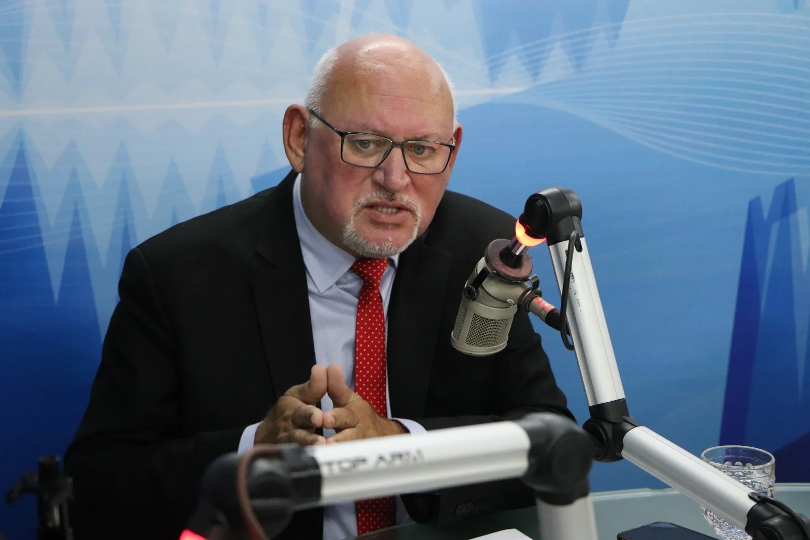 Marcos Henriques rebate Renan Santos com ‘lixo do esquecimento’