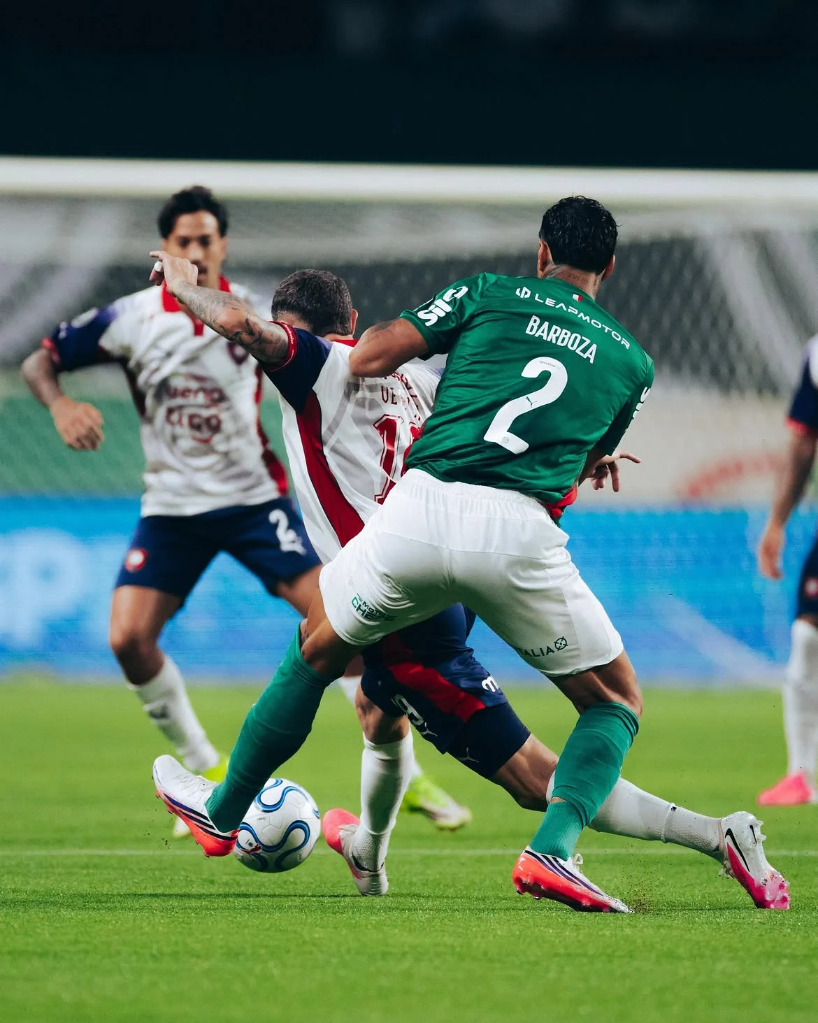 Barboza vira dúvida no Palmeiras para decisão contra o Cerro