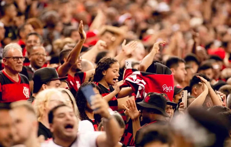 Flamengo segue com a maior torcida do Brasil, mostra pesquisa