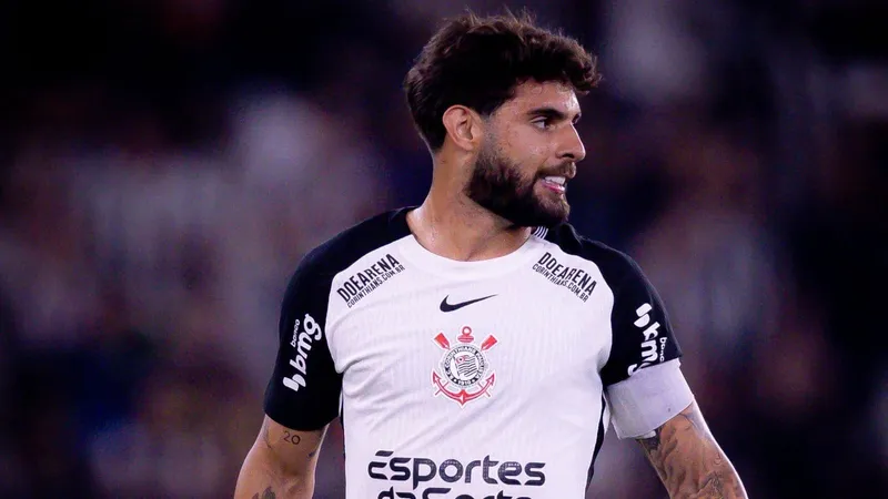 Yuri Alberto volta aos treinos e pode enfrentar o Santos