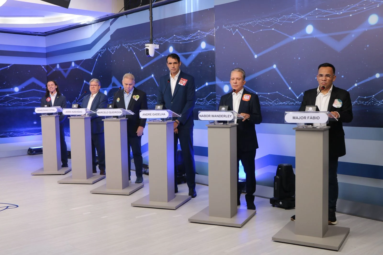 Debate da TV Arapuan é marcado por troca de acusações e apresentações de  propostas
