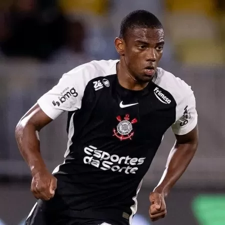 Clube inglês negocia contratação de volante do Corinthians