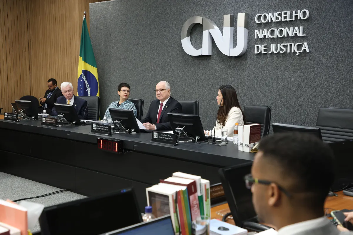 CNJ acaba com aposentadoria compulsória como punição máxima