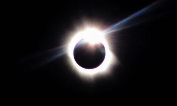 Eclipse leva dezenas de pessoas a hospitais na Alemanha