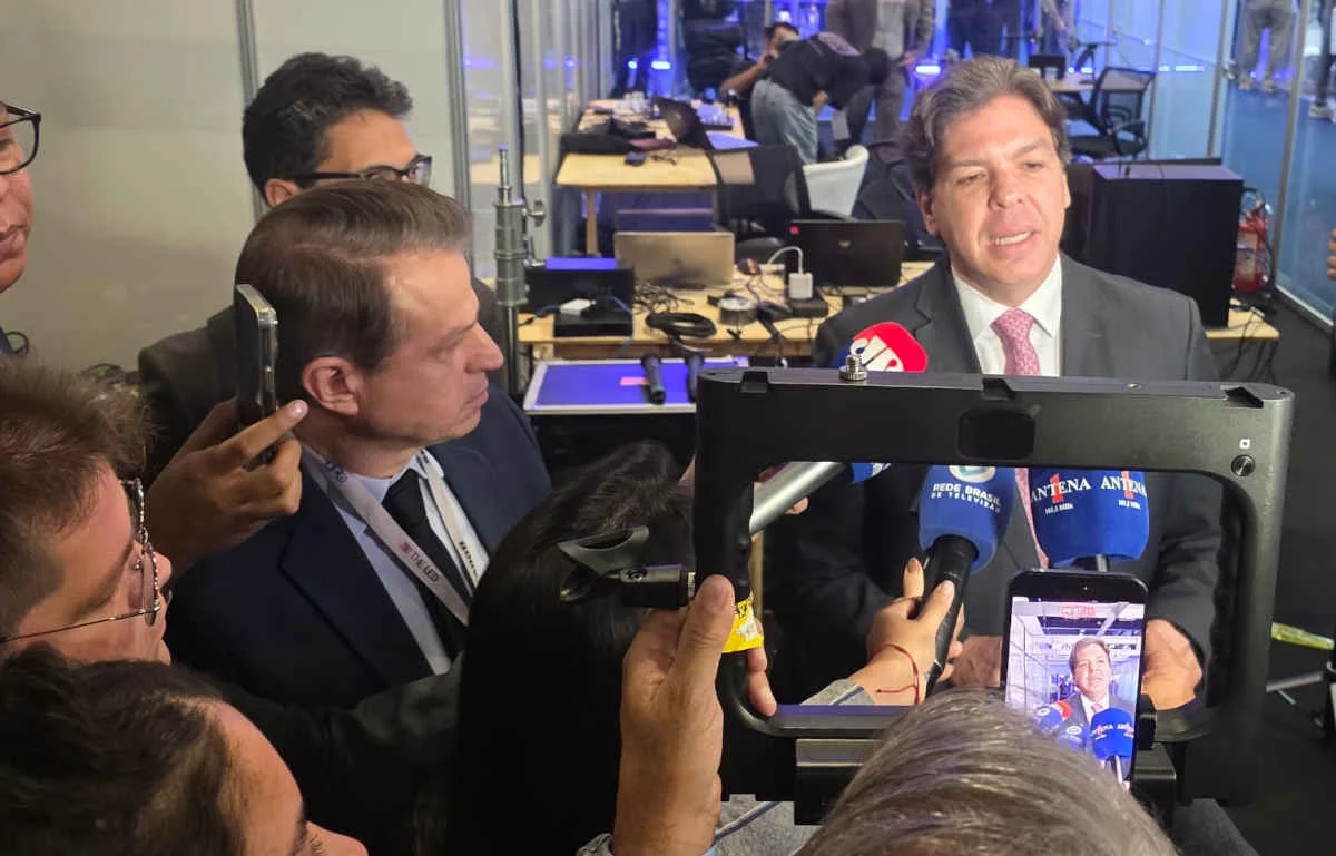 Ministro das Comunicações anuncia crédito para TV 3.0 e ainda avalia distribuição de conversores