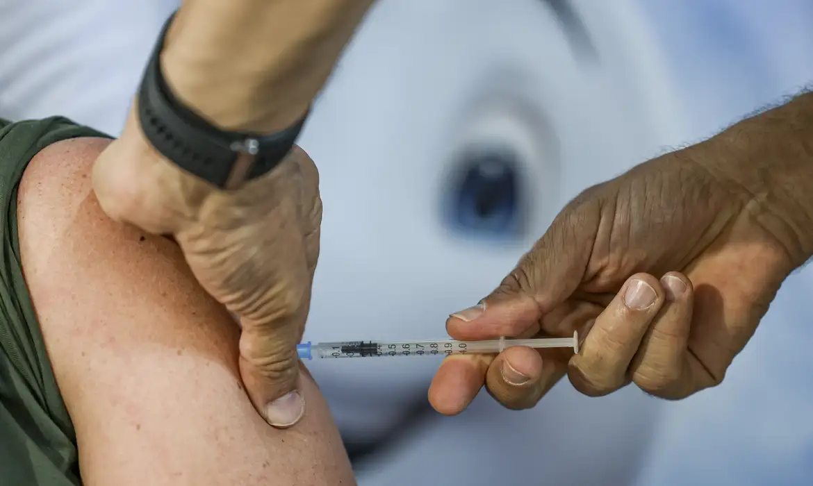 Pontos móveis de vacinação de João Pessoa fecham na segunda-feira (21)
