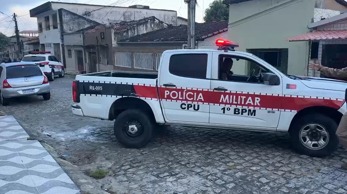 Homem é morto a tiros após ter casa invadida na madrugada em João Pessoa