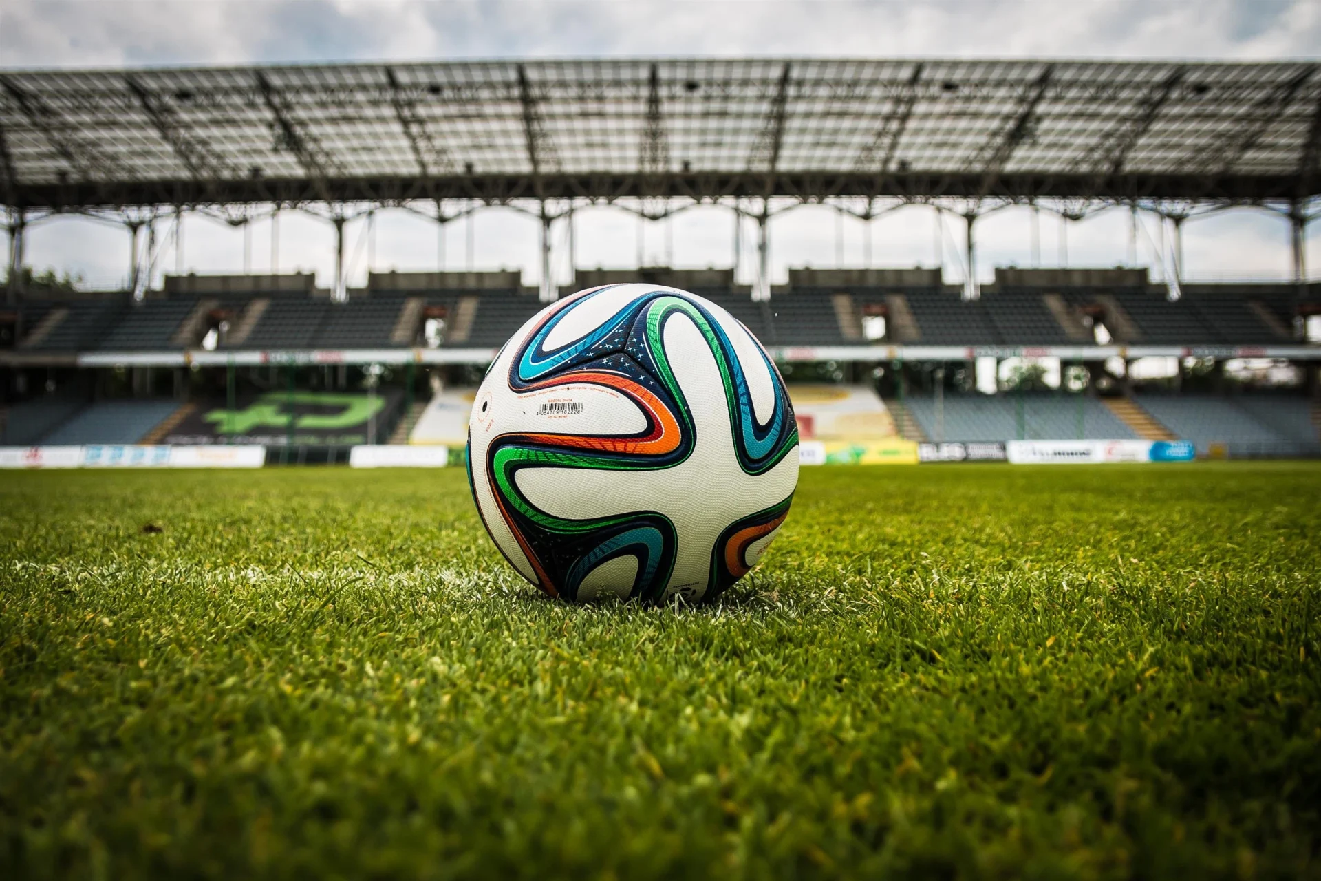 São Paulo bate Corinthians e abre vantagem na final do Brasileirão feminino