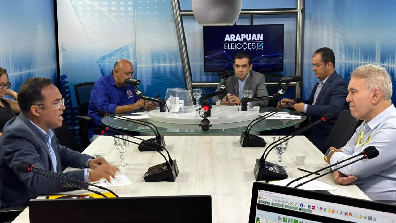 Debate com candidatos ao Senado é marcado por críticas a ausentes e discussão de propostas