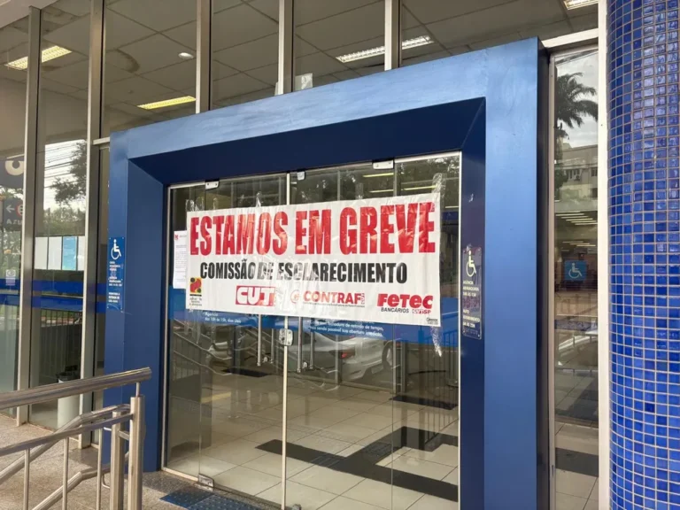 Empregados da Caixa decidem na segunda-feira sobre fim da greve