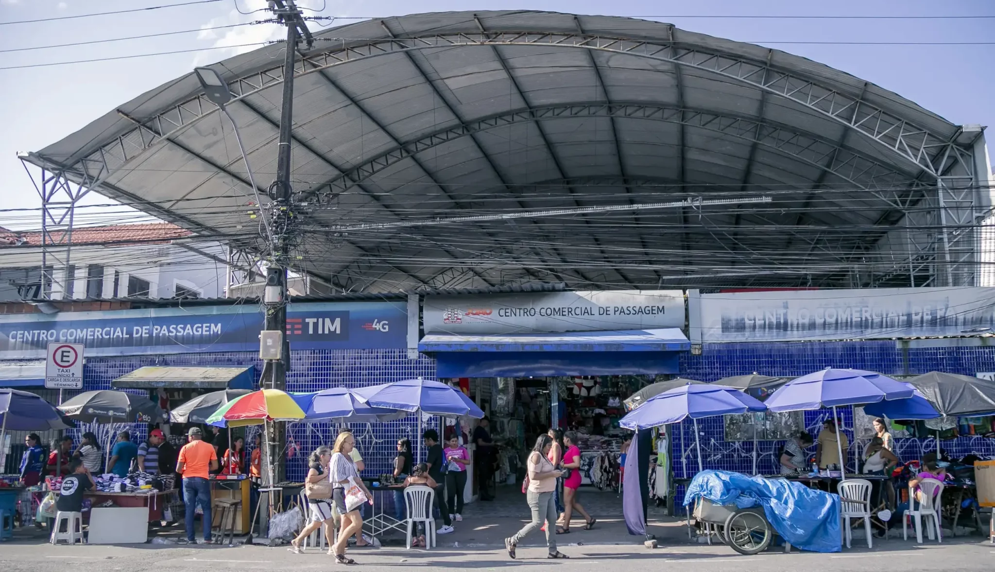 Centro Comercial de Passagem reabre nesta sexta após incêndio