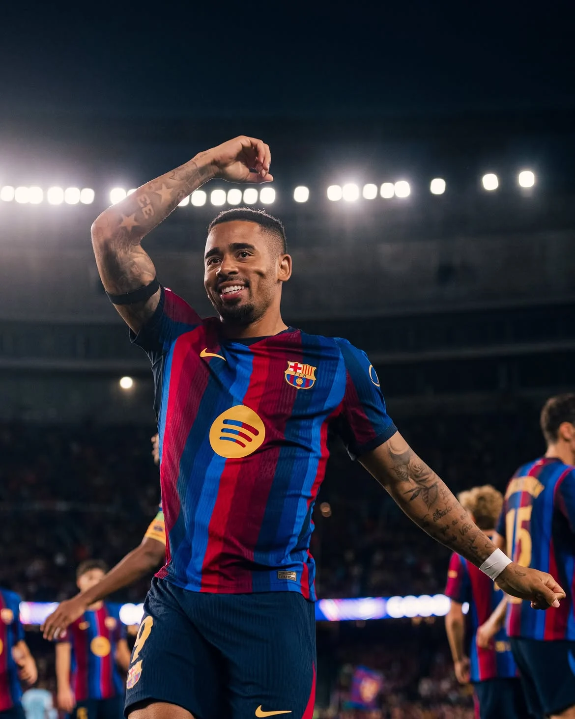 Gabriel Jesus iguala marca de Rivaldo na Champions