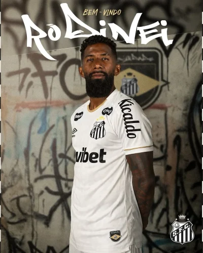 Santos anuncia contratação de Rodinei, ex-Flamengo