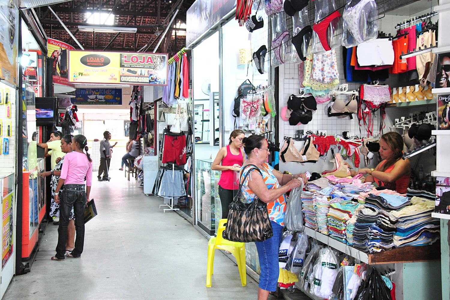 Dia do Comerciário: veja como funciona os mercados e shoppings na Capital