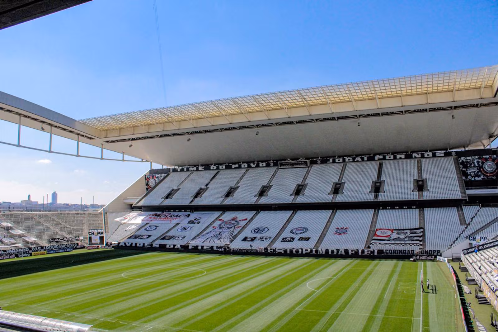 Corinthians avança por acordo com a Caixa para quitar arena; entenda
