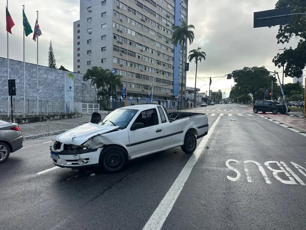 Colisão entre carros causa transtorno no Centro de João Pessoa