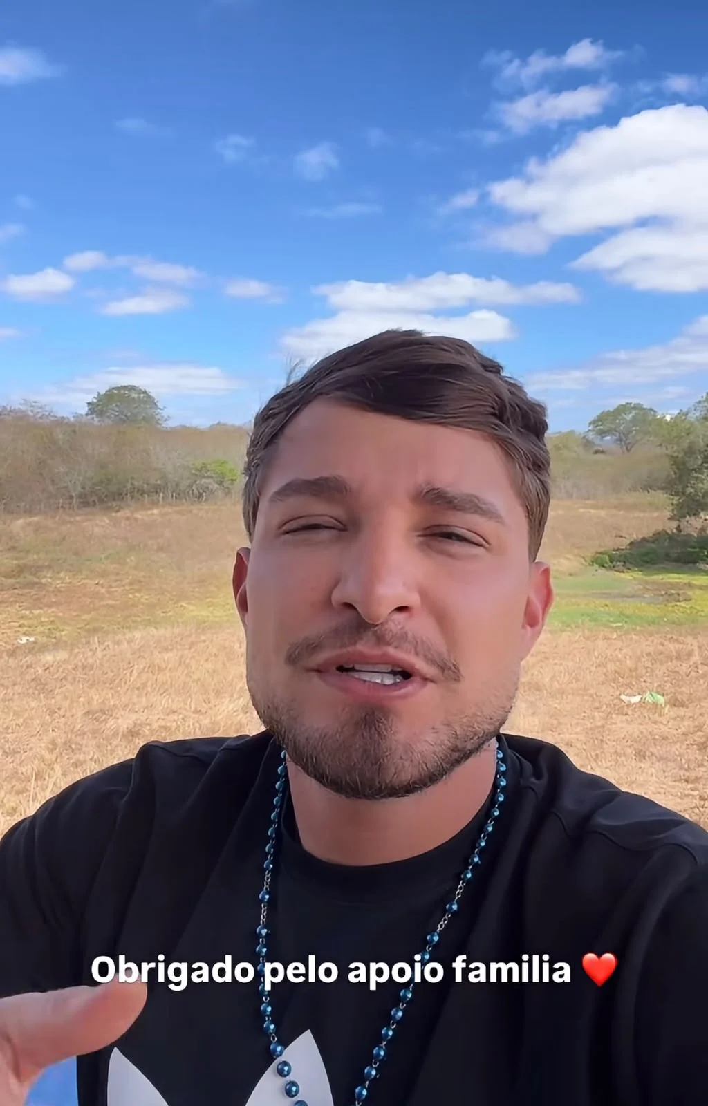MC Gui é assaltado dentro de caminhão em Campina Grande, na PB