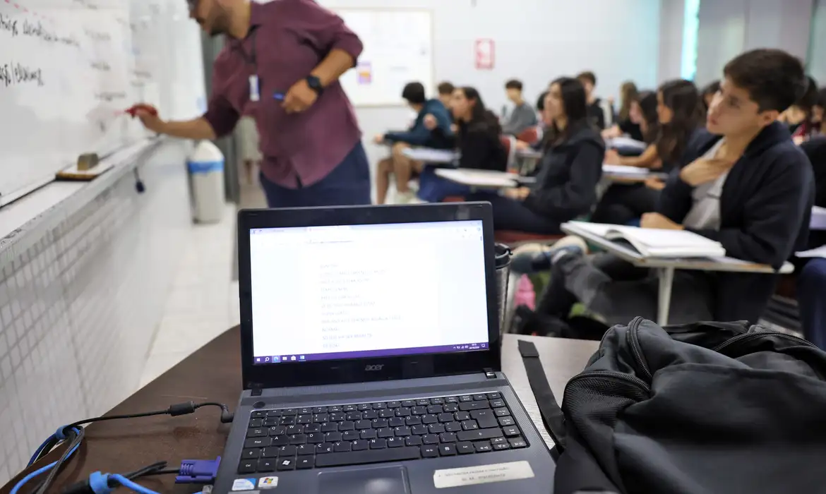 Docentes usam IA para inovar e engajar alunos