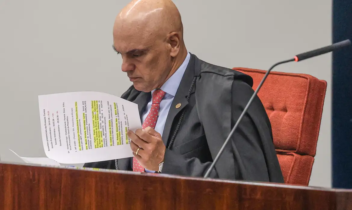 Moraes multa advogado por comando oculto em petição no STF