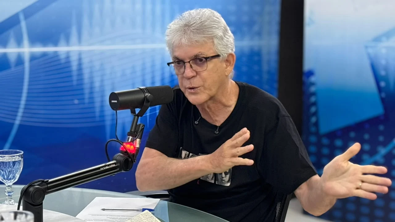 Ricardo Coutinho cobra posicionamento de Léo Bezerra no 2º turno
