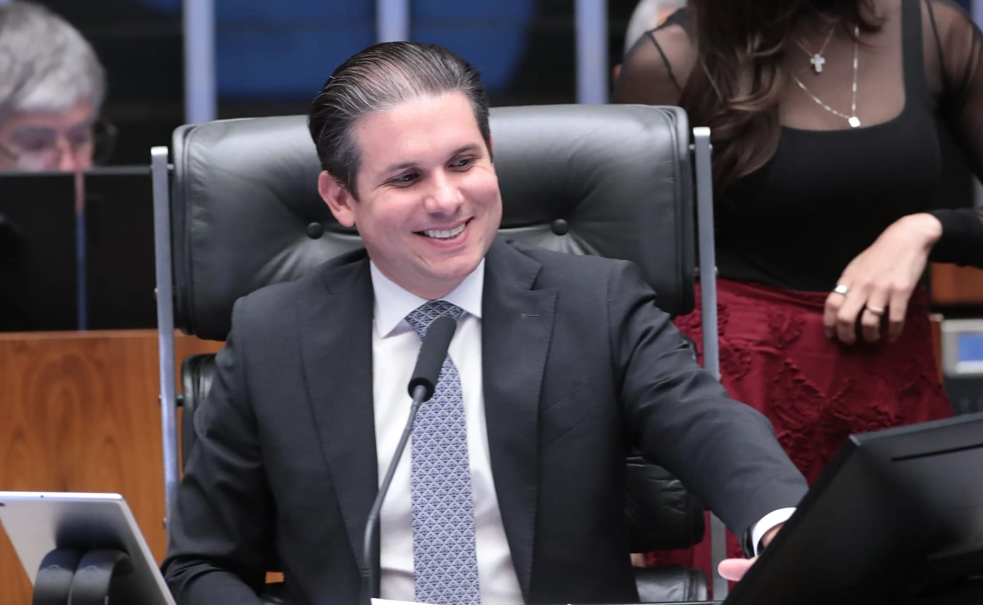 Centrão articula aliança para reeleger Hugo Motta na Câmara
