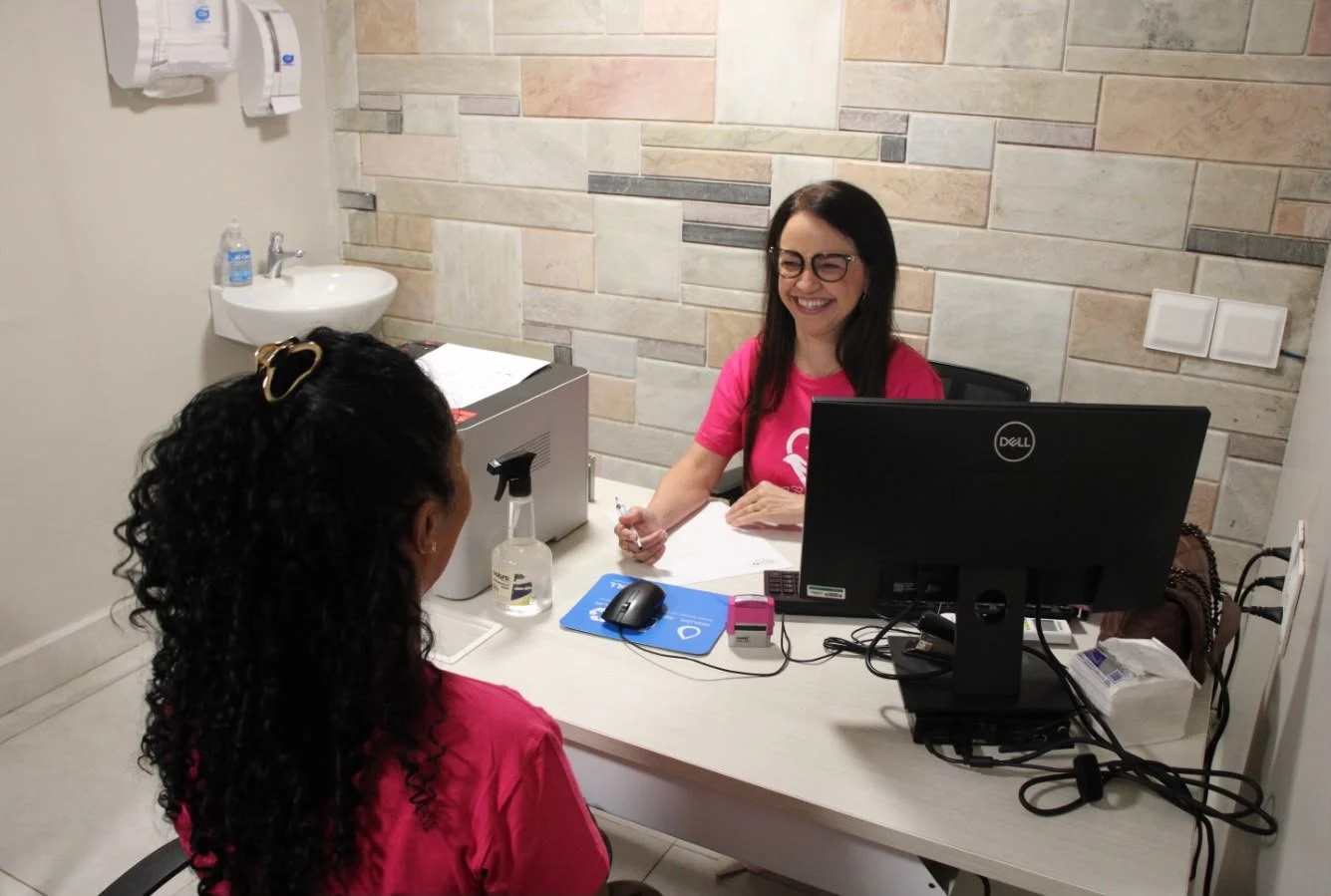 Projeto Mãos que Apoiam leva prevenção ao câncer de mama para mulheres